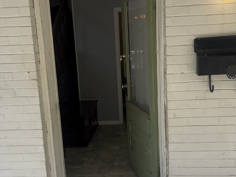 305 Jefferson St — Photo 4