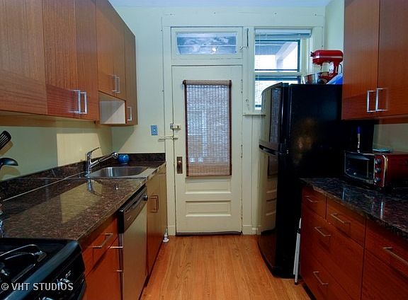 4th image of 817 Lake St APT 3S