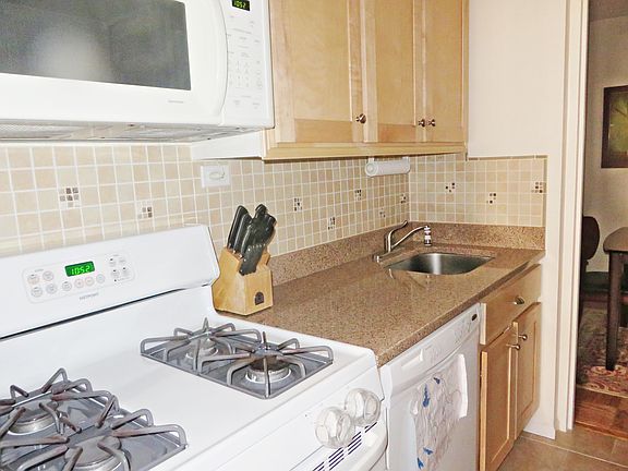 2nd image of 100 E Hartsdale Ave APT 4CE