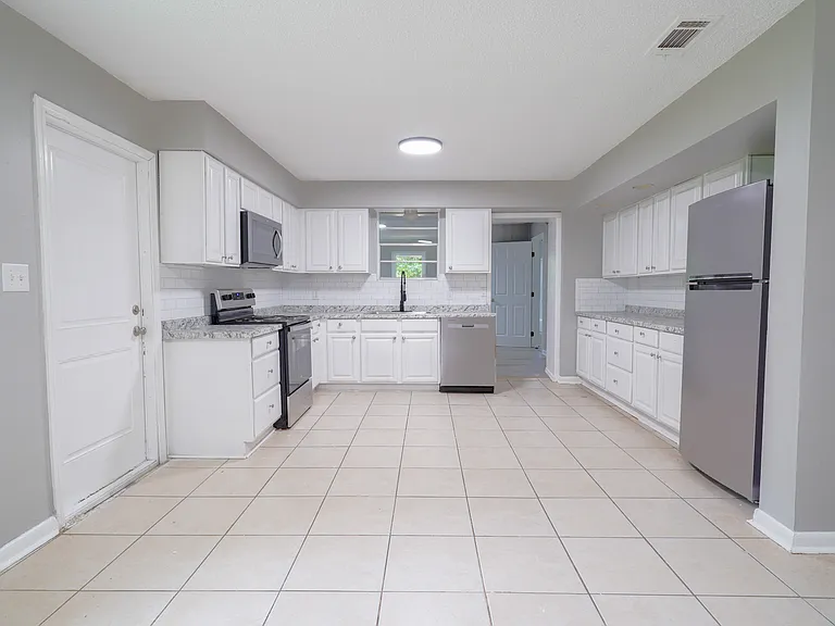 806 E Verbena Ave — Photo 5