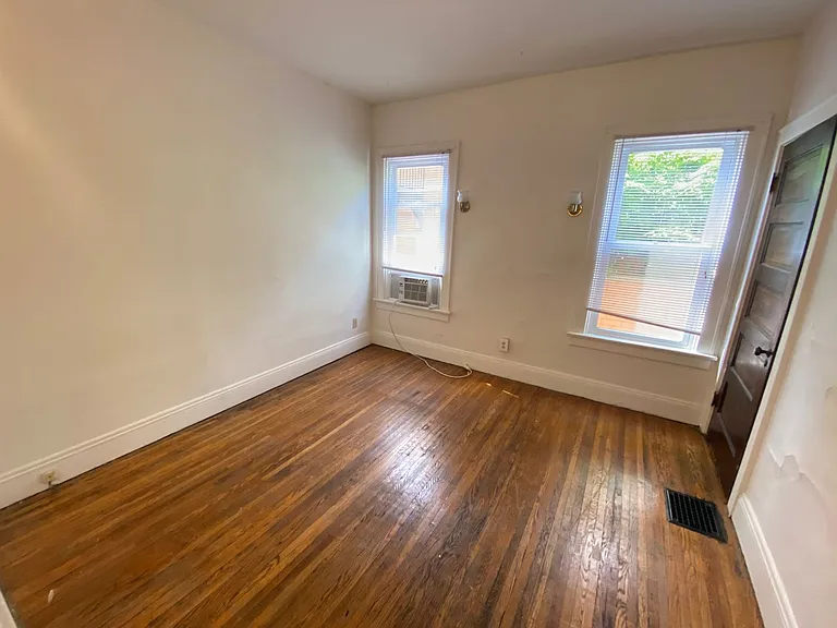 Highland St 1441-1443 CR — Photo 6