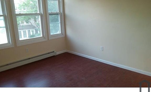 4th image of 93 Schuyler Ave