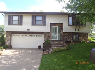4040 W Lombard St, Davenport, IA 52804