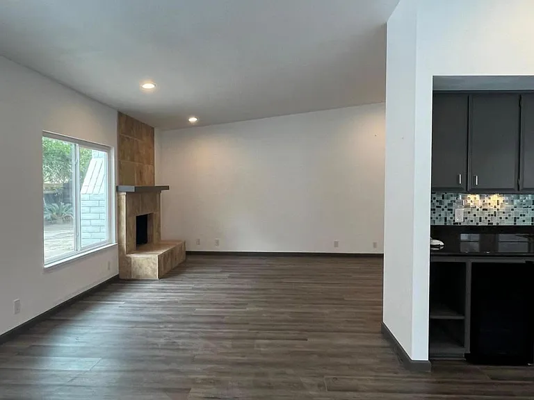 1233 E Via Escuela — Photo 32