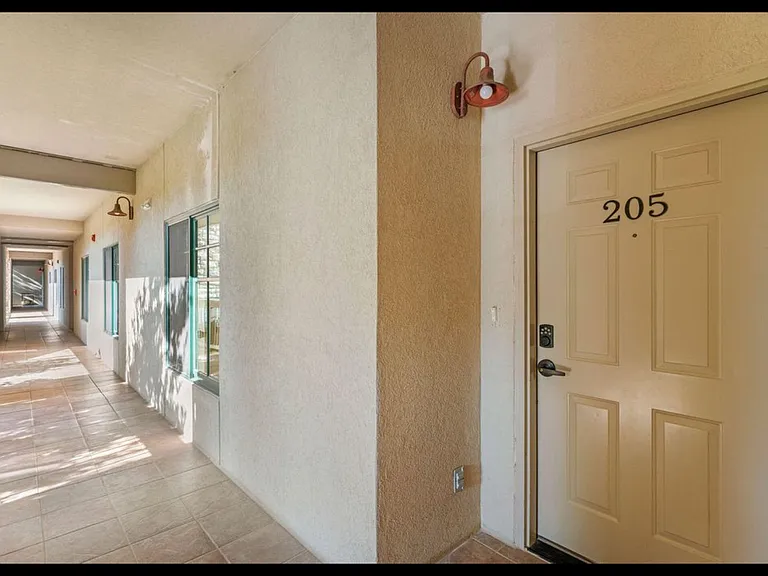 250 Lakewood Dr #5205 — Photo 3