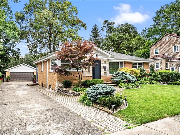 3rd image of 3521 Forest Ave