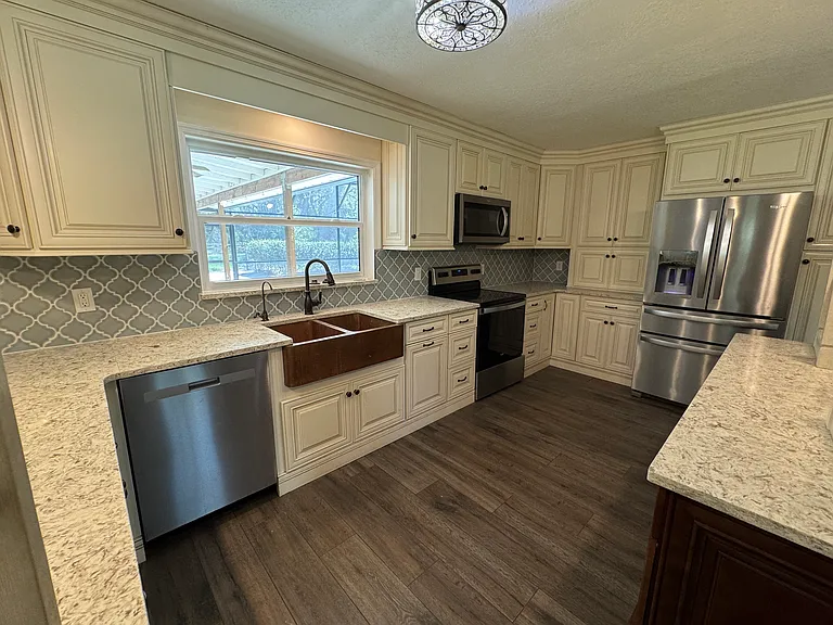 599 S Country Club Rd — Photo 3