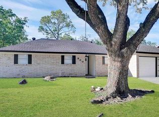 900 Midas Ln, Alvin, TX 77511