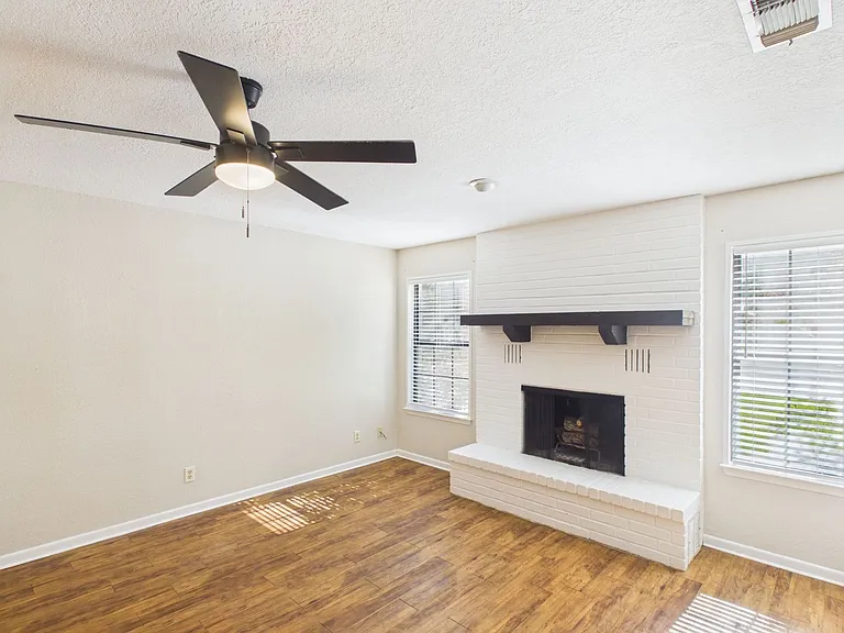 119 Frederick Rd — Photo 9
