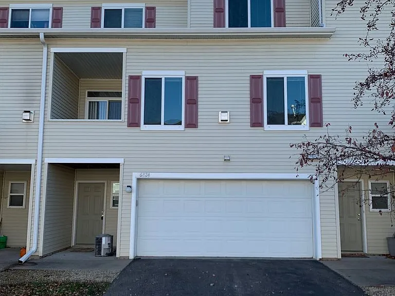 6824 Meadow Grass Ln S — Photo 1