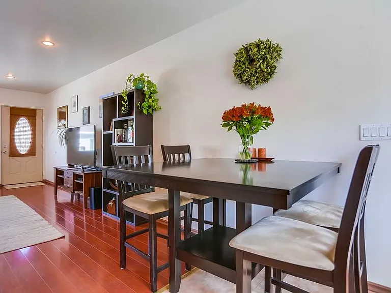 1063 Loring St — Photo 8