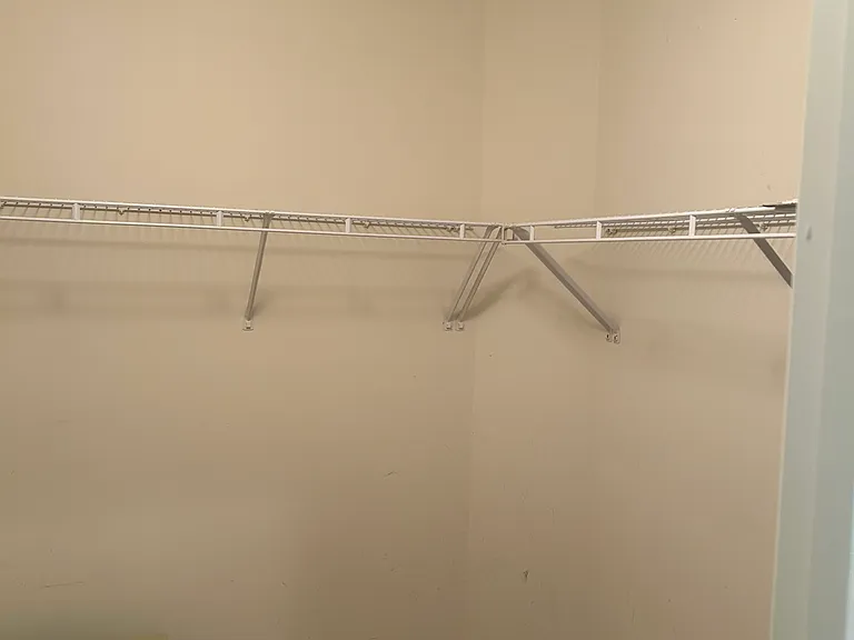 Walking-in Closet