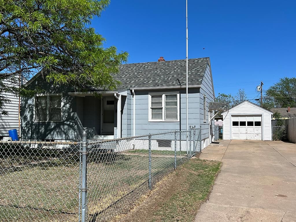 2214 Jefferson St, Great Bend, KS 67530 Zillow
