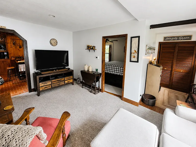 22 Hill St — Photo 8