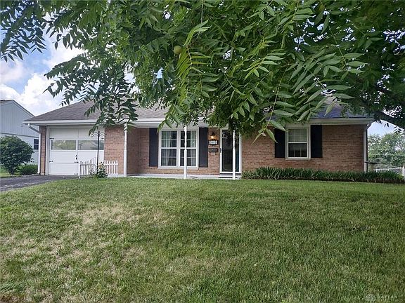 4th image of 3983 New York Dr