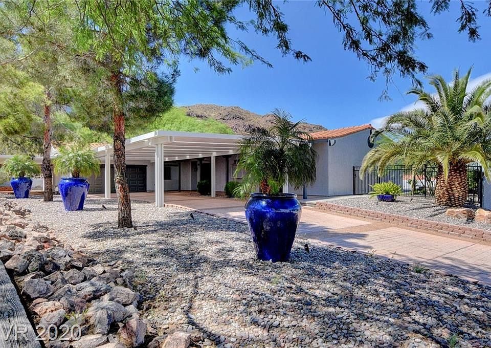 1st image of 694 Marina Dr
