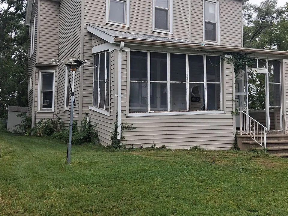 512 Fairholm Ave