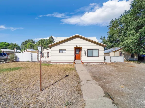 541 Oregon St, Gooding, ID 83330