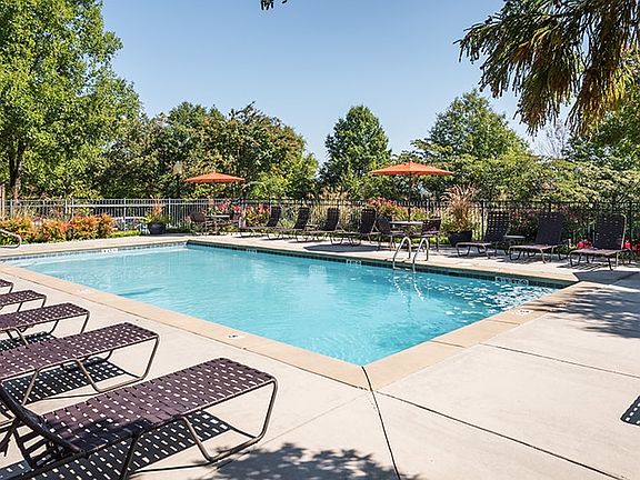 2nd image of 1421 Cloverdale Cir #3310