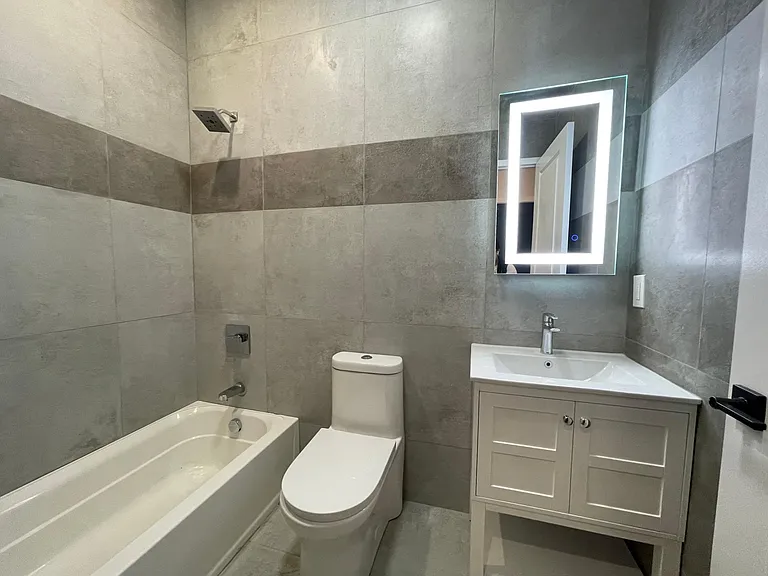 105 Magazine St #2R — Photo 6