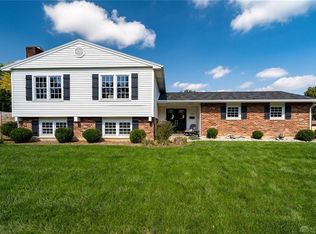 5709 Hunters Ridge Rd, Dayton, OH 45431