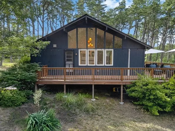 80 Pineneedle Rd, Wellfleet, MA 02667