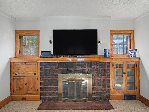 5th image of 285 NW Aurora Ave