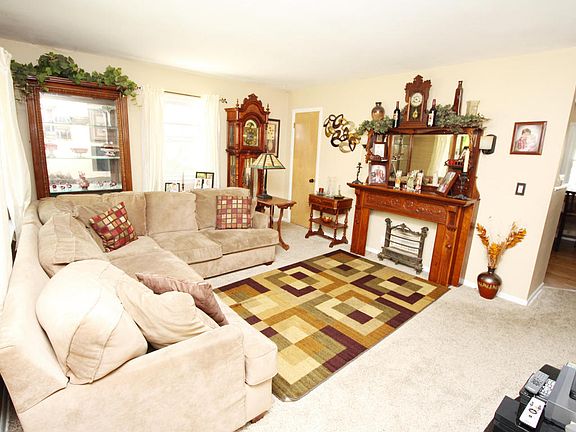 3rd image of 1541 Pine St