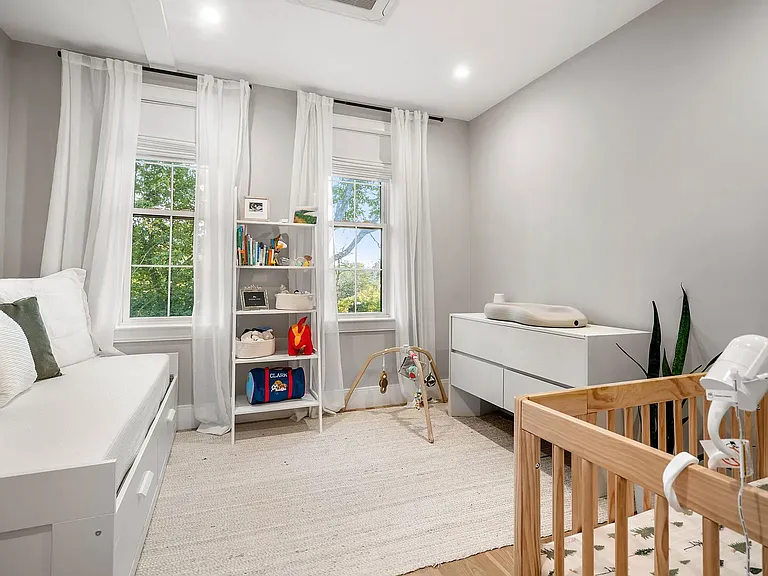 54 River St #10 — Photo 12