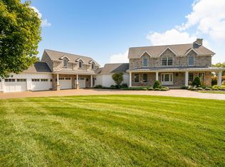 6008 Shala Cir, Nashport, OH 43830