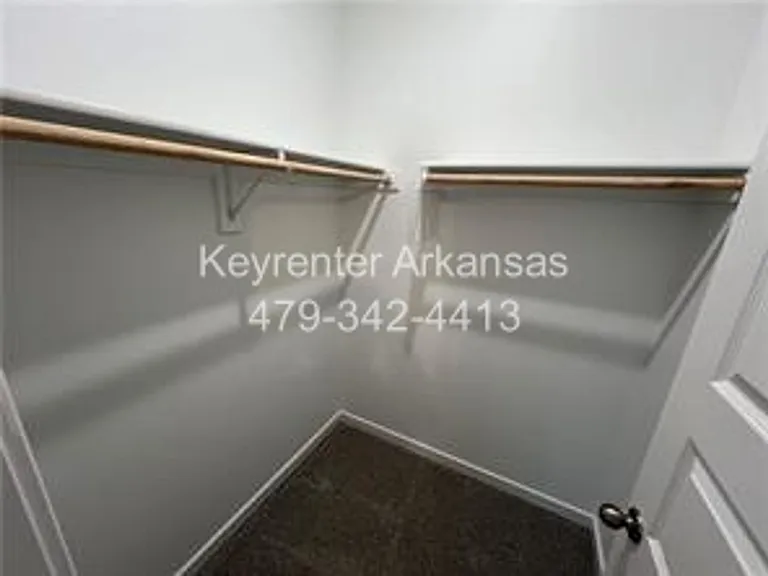 4808 Planetree St — Photo 17