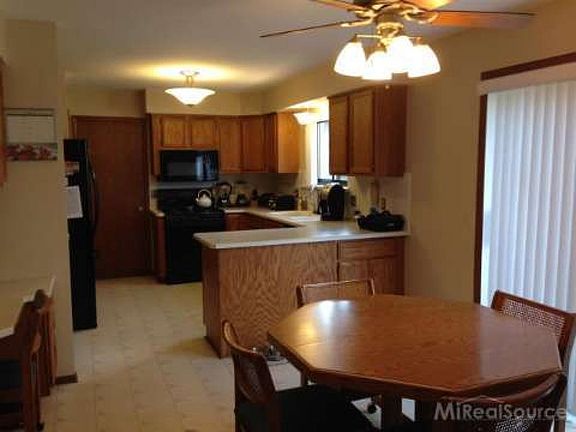 2nd image of 42186 Arcadia Dr