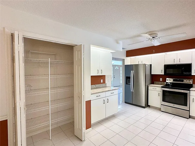 5024 Southern Pine Cir — Photo 22