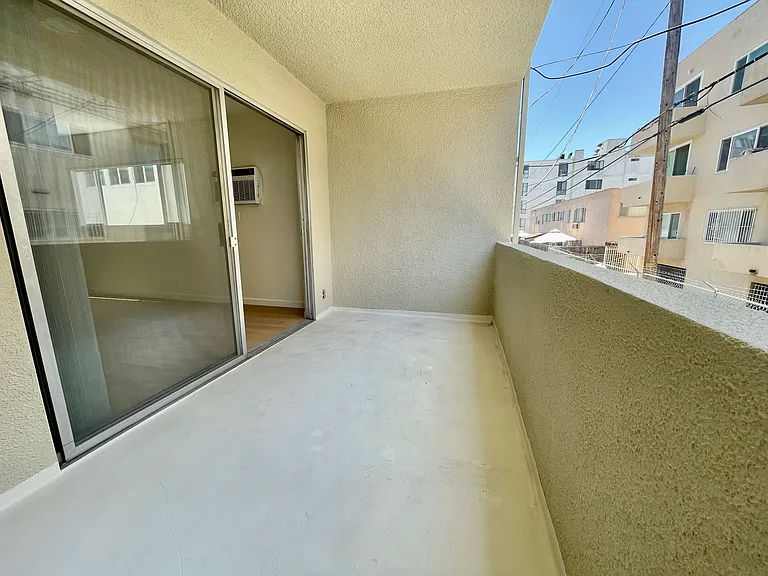4254 W 5th St #9 — Photo 10