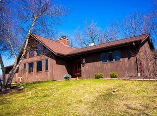 2563 Partridge Woods Ct, Burlington, WI 53105