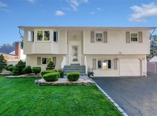 24 Ronkonkoma Blvd, Centereach, NY 11720