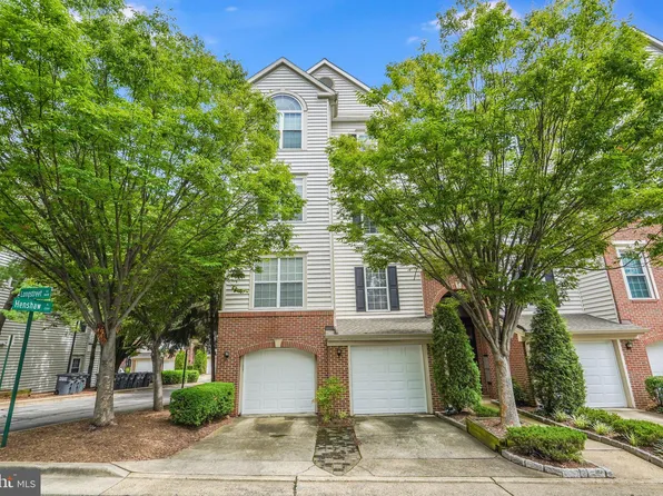 4657 Longstreet Ln APT 201, Alexandria, VA 22311