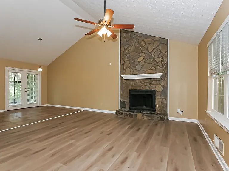212 Wildwood Dr — Photo 6