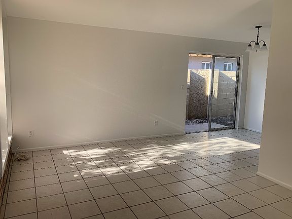 5th image of 2121 S Granada Dr #2121