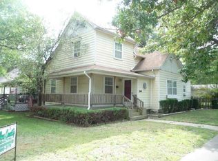 821 E Broadway St, Iola, KS 66749