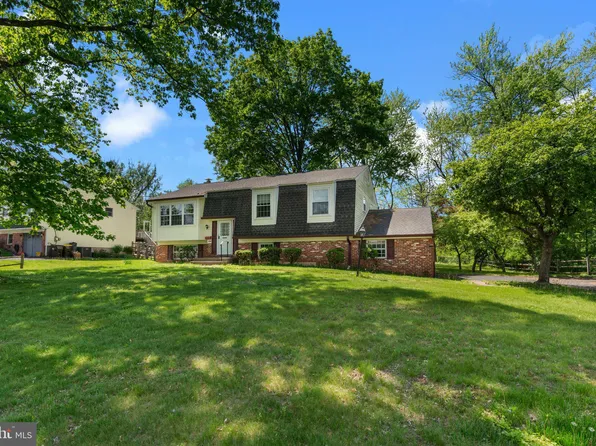 2158 Palomino Dr, Warrington, PA 18976