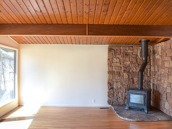 4th image of 1203 Fetterman Dr