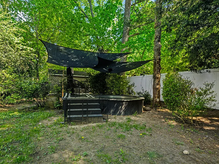 194 W Neck Rd — Photo 24