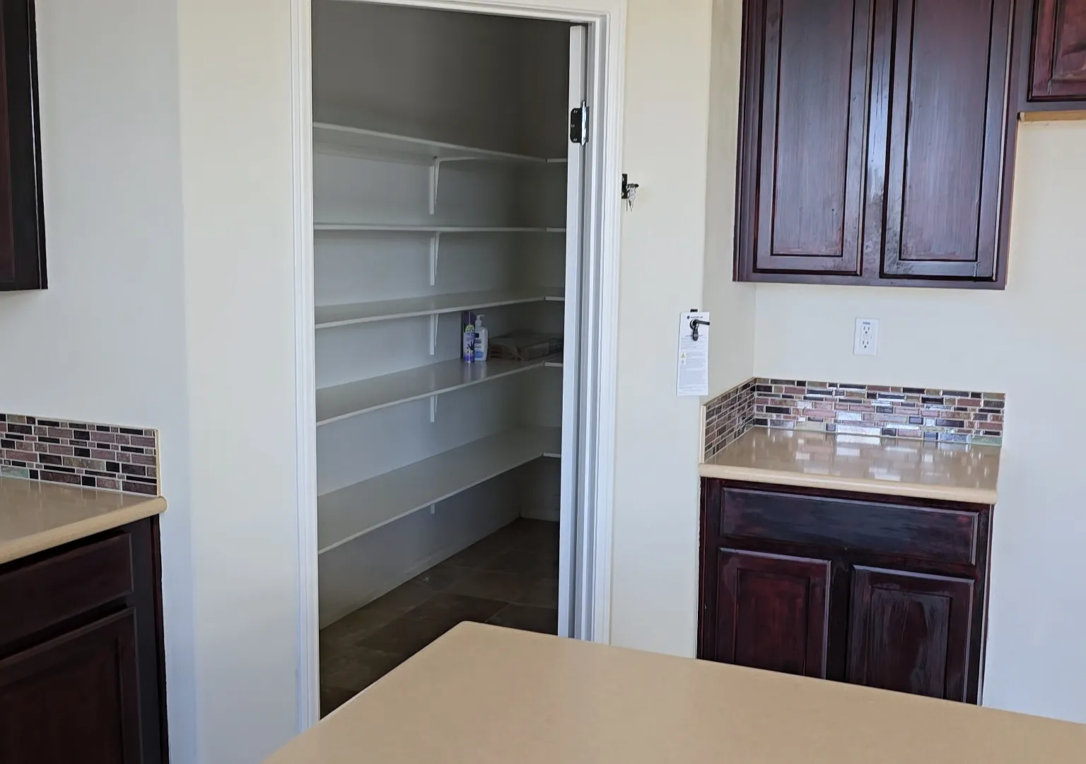 4 bed, 2027 sqft, $2,750 — Photo 4