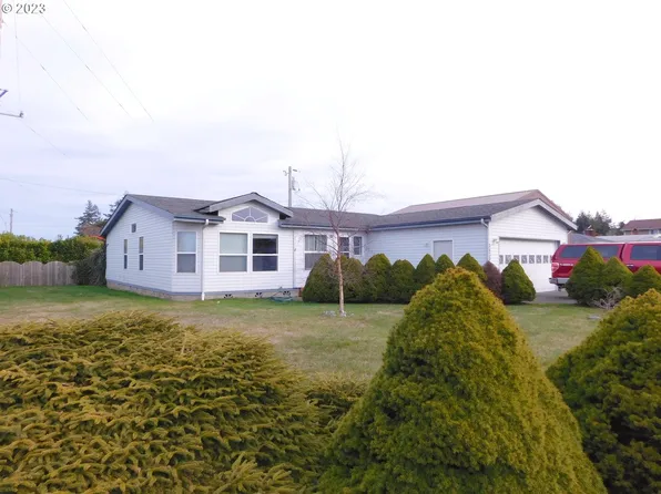 3425 Spruce St, North Bend, OR 97459