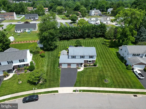 4012 Washington Dr, Upper Chichester, PA 19061