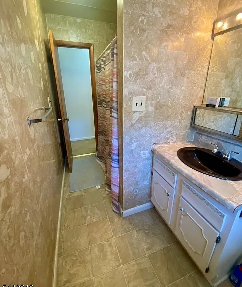 1 Wantage Ave #4 — Photo 4