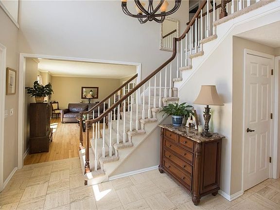 2nd image of 27524 Hemlock Dr