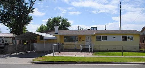 1st image of 617 N 4th St