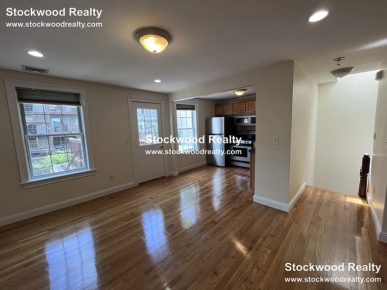 16 Gates St #3 — Photo 6